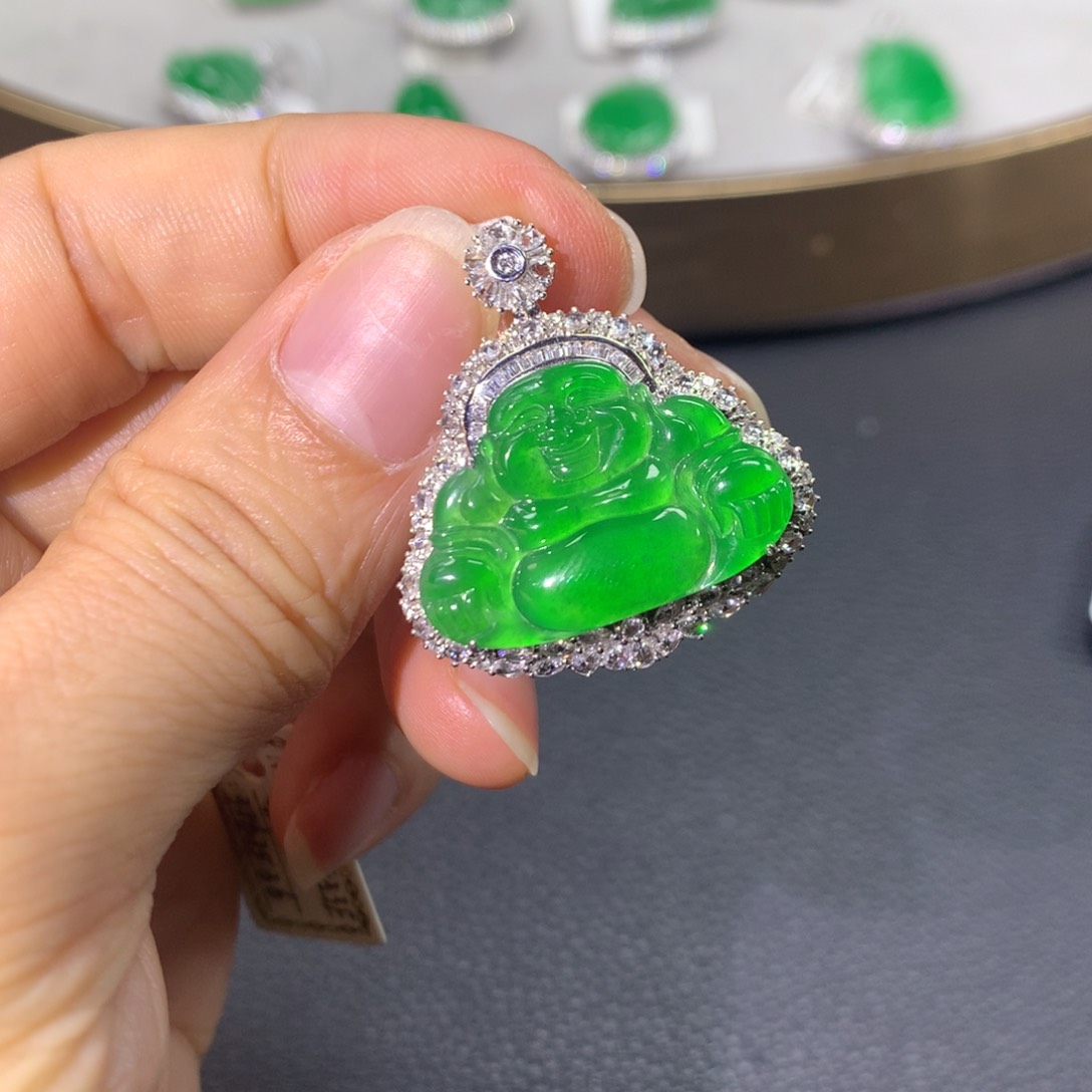 翡翠颈饰18K金镶嵌翡翠