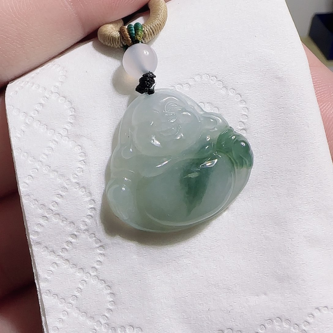 翡翠未镶嵌颈饰佛公