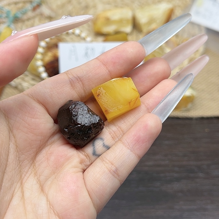 琥珀未镶嵌珠宝奇石