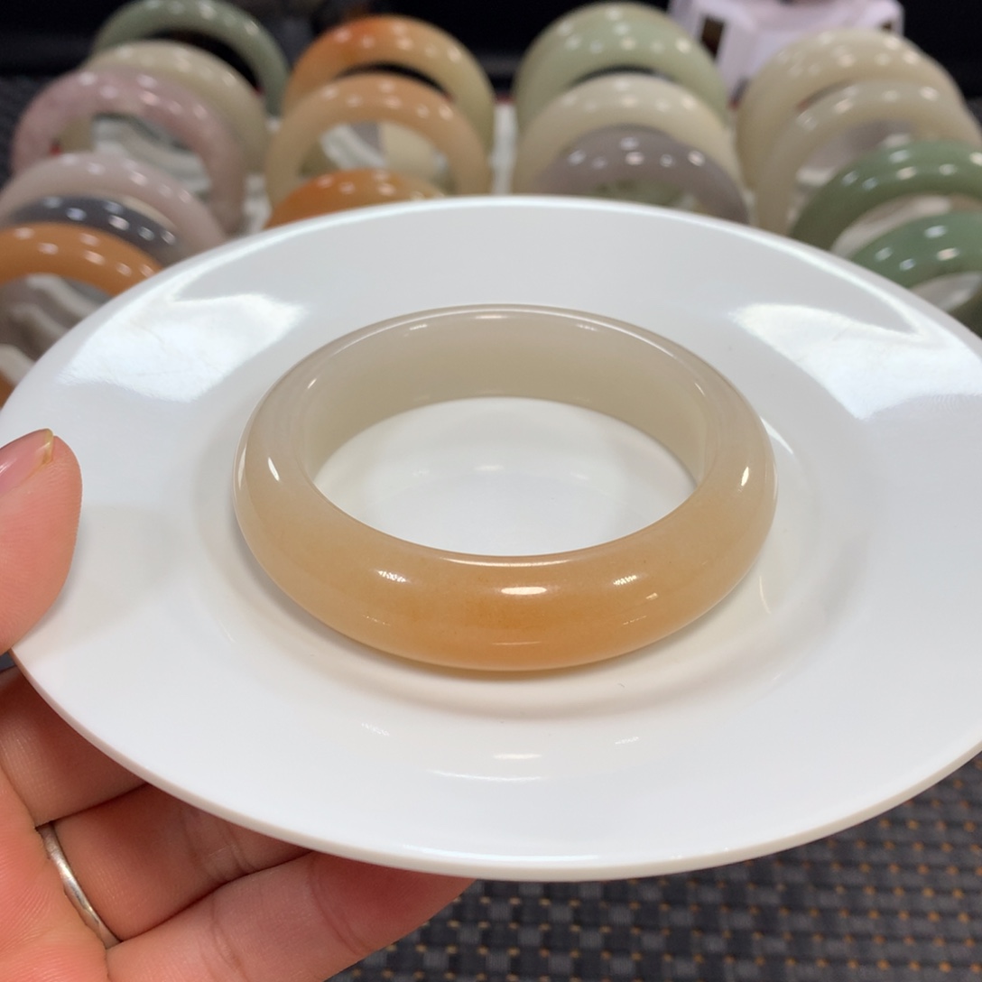 石英质玉（佘太翠）未镶嵌手镯56.5糖镯6号