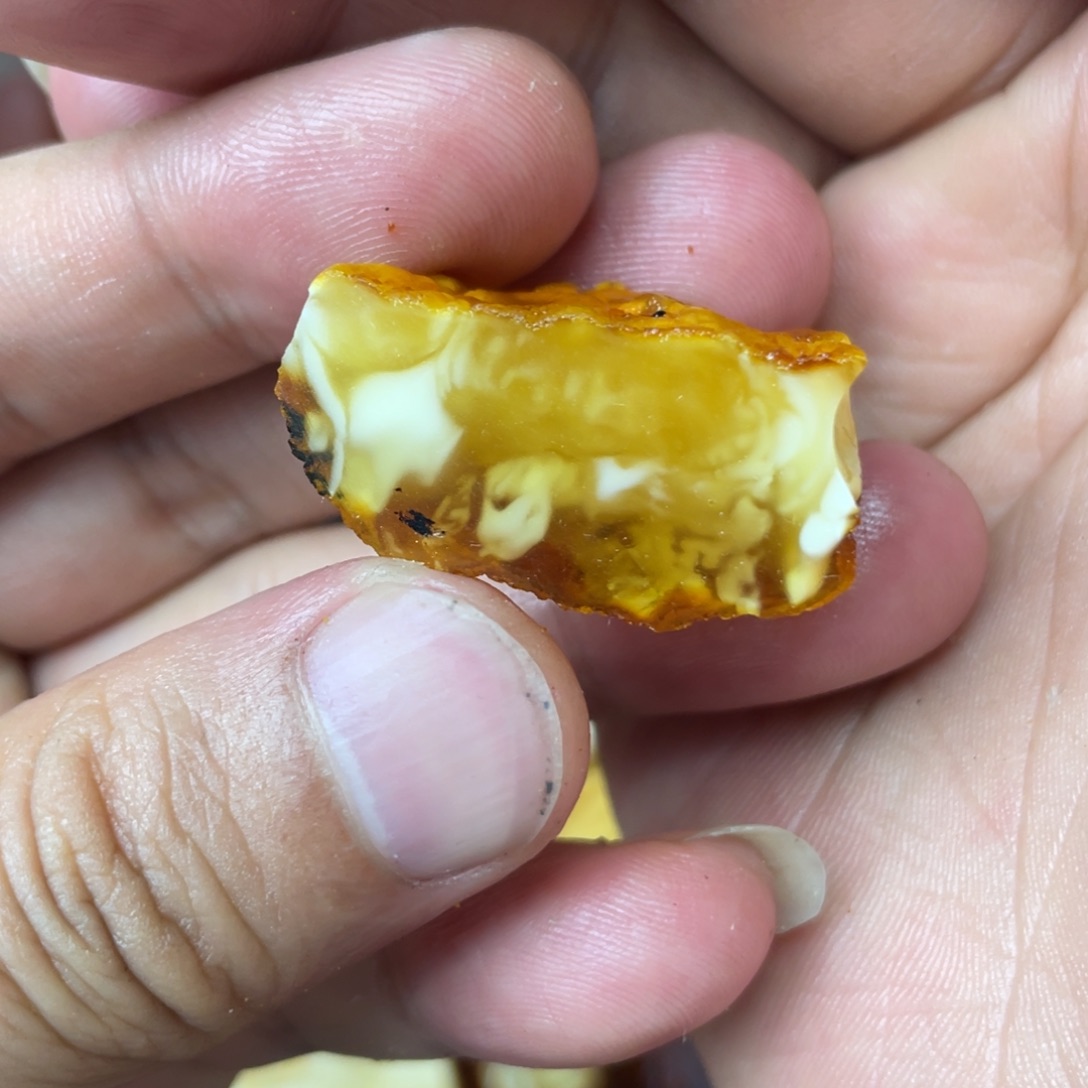 定制蜜蜡未镶嵌原石定制