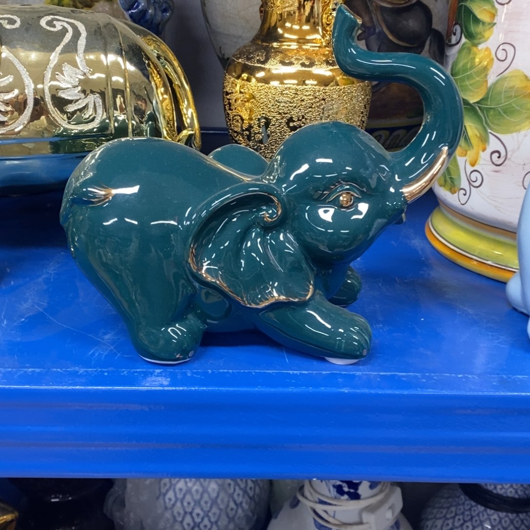 摆件陶瓷材料花瓶摆件