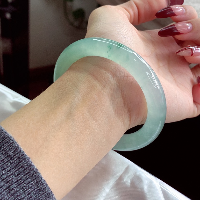 【闪购商品】翡翠手镯未镶嵌54 起光冰绿 灵