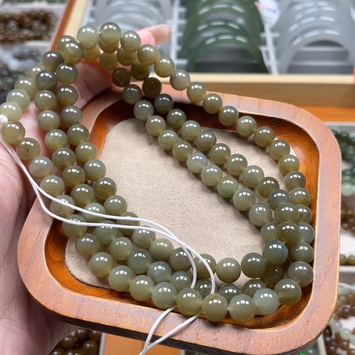 和田玉未镶嵌珠串8mm