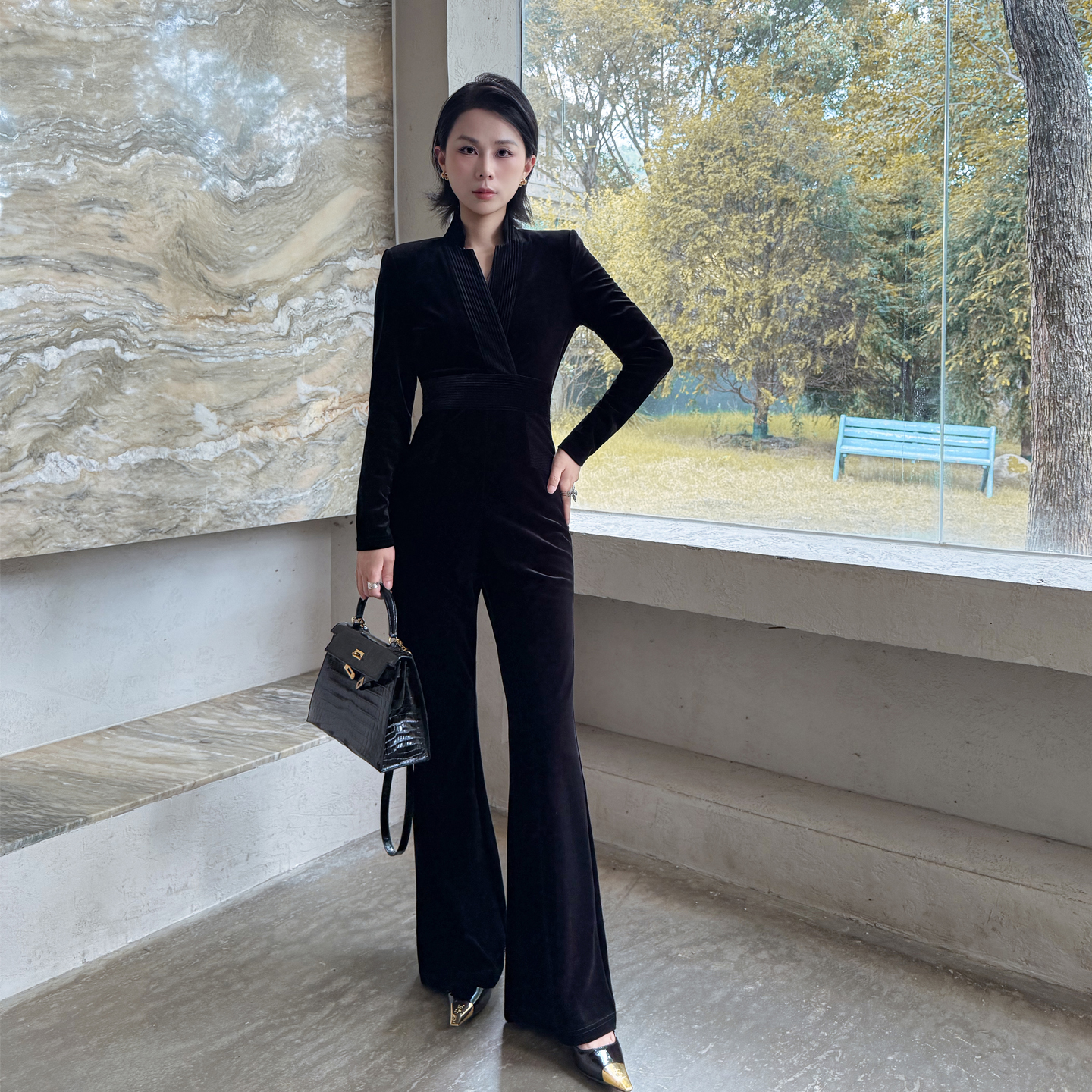 显高显瘦丝绒连体裤女长裤微辣裤2025秋冬气质时尚修身御姐轻熟风