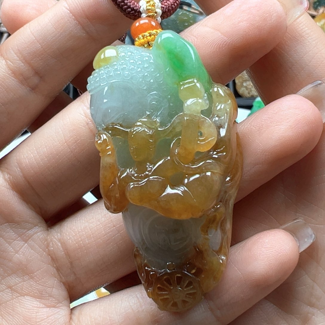 翡翠颈饰未镶嵌佛