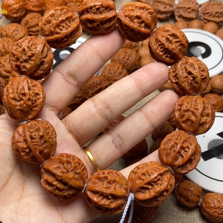 文玩核桃吊坠龙脊八棱