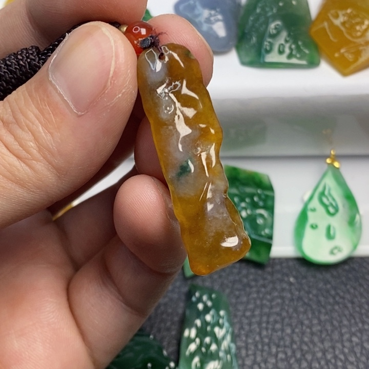 翡翠未镶嵌颈饰翡翠