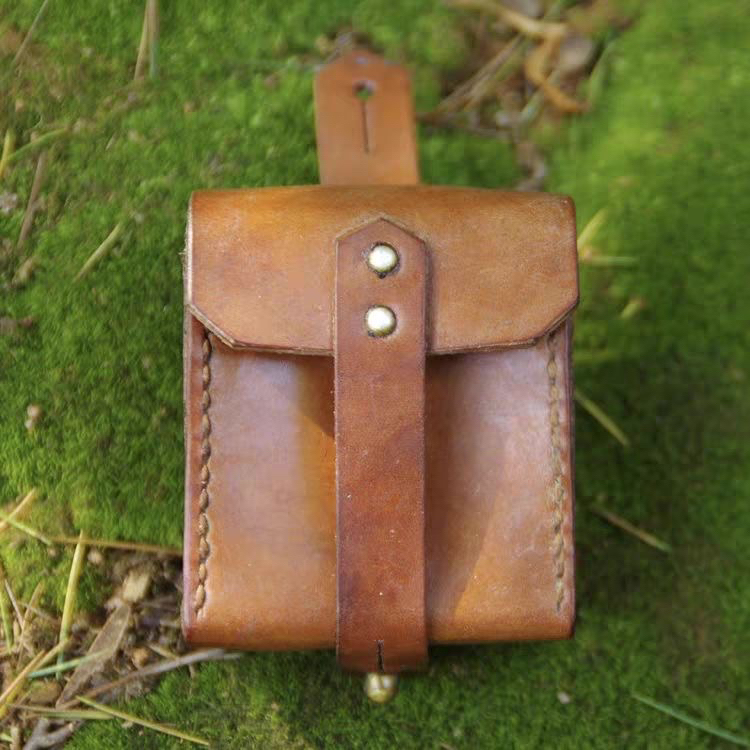 62式牛皮铜扣指北针盒子户外便携复古实用随身行具