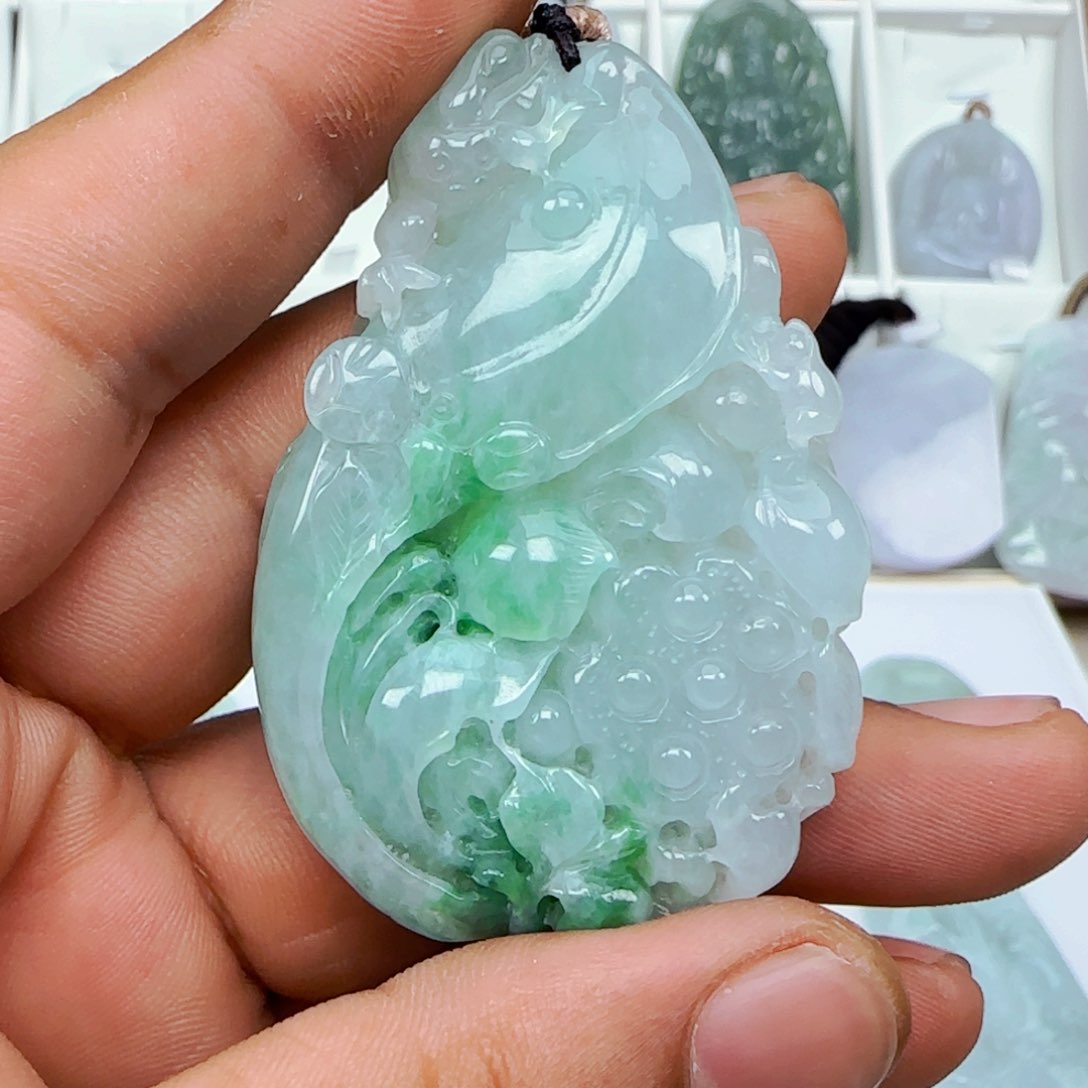 翡翠颈饰未镶嵌翡翠