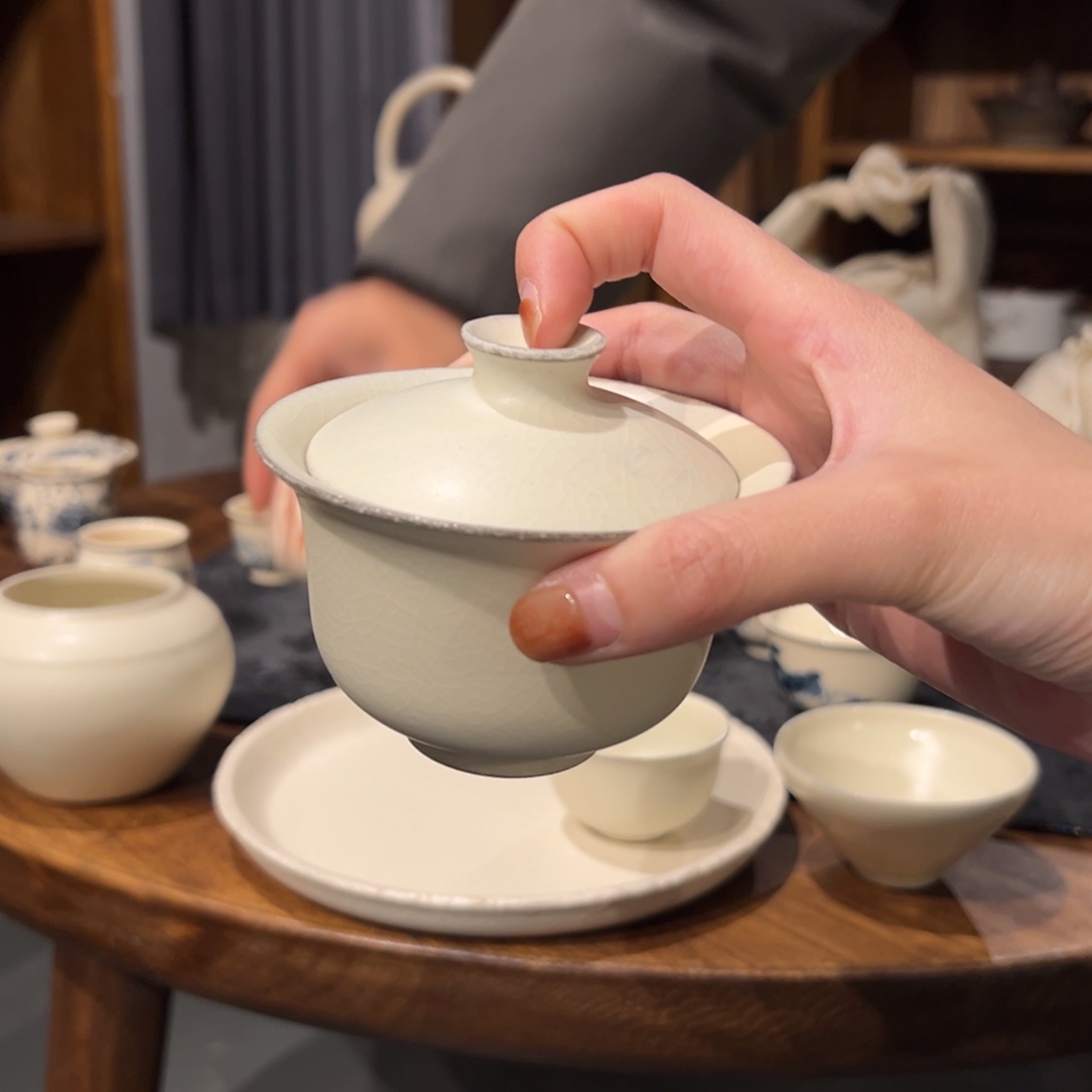 摆件陶瓷。     陶瓷。    