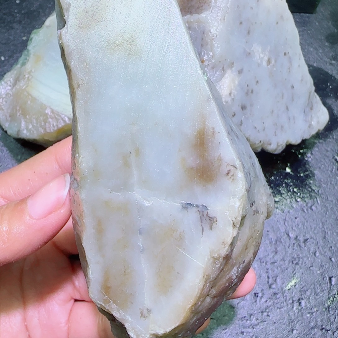 和田玉未镶嵌珠宝半成品