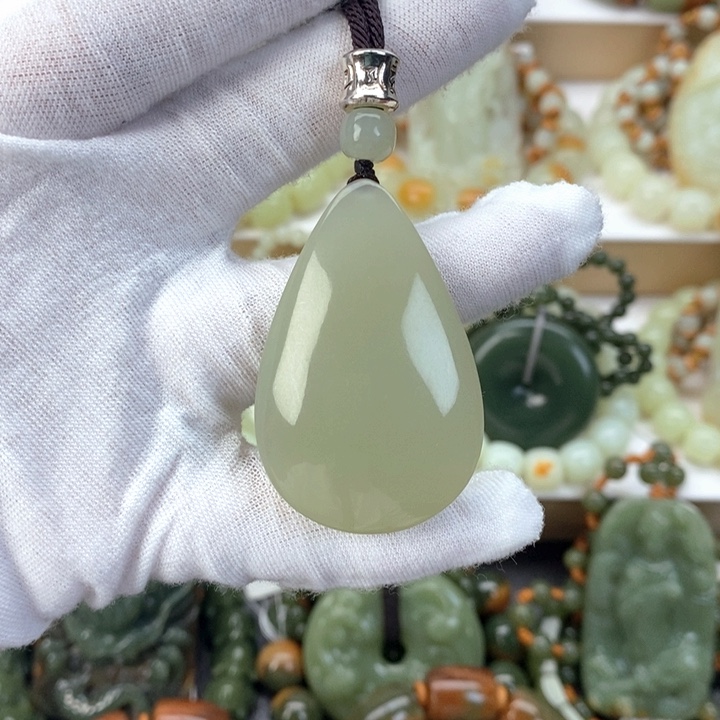 【闪购商品】透闪石质玉挂件未镶嵌安****9