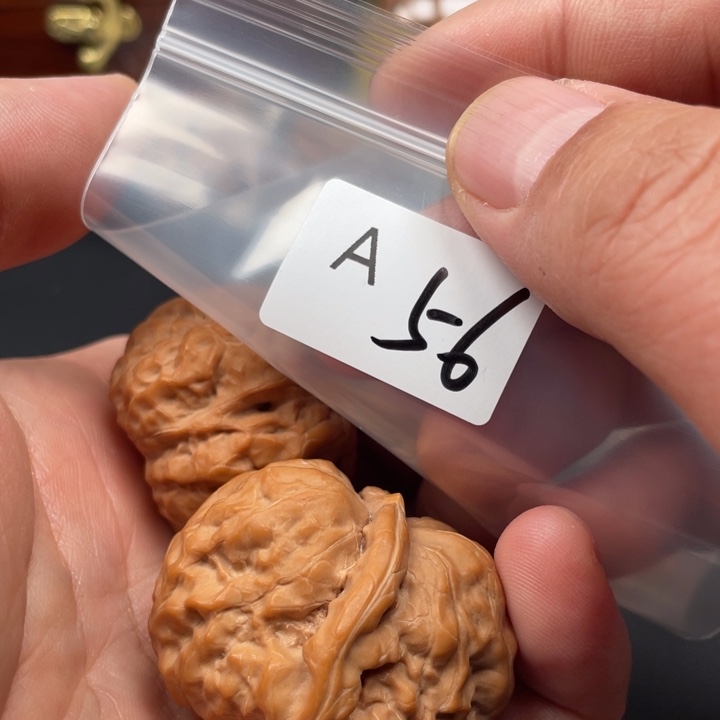 文玩核桃吊坠看**儿蛤蟆39