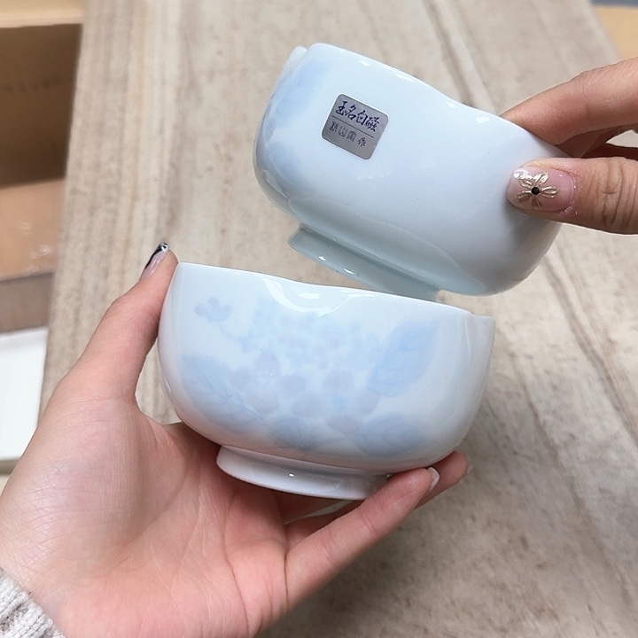 瓷片噗哈哈哈哈哈哈哈哈我