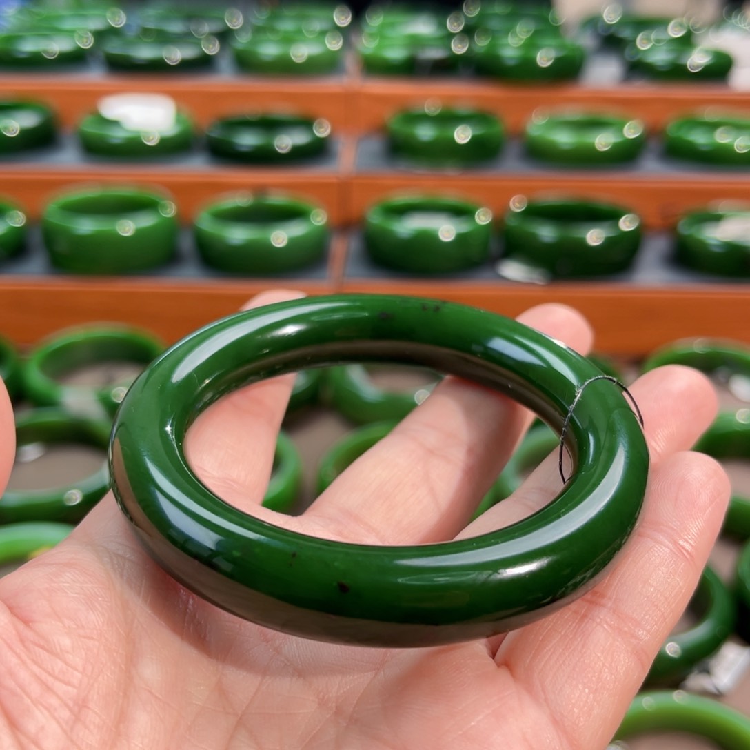 未镶嵌手镯和田玉（碧玉）