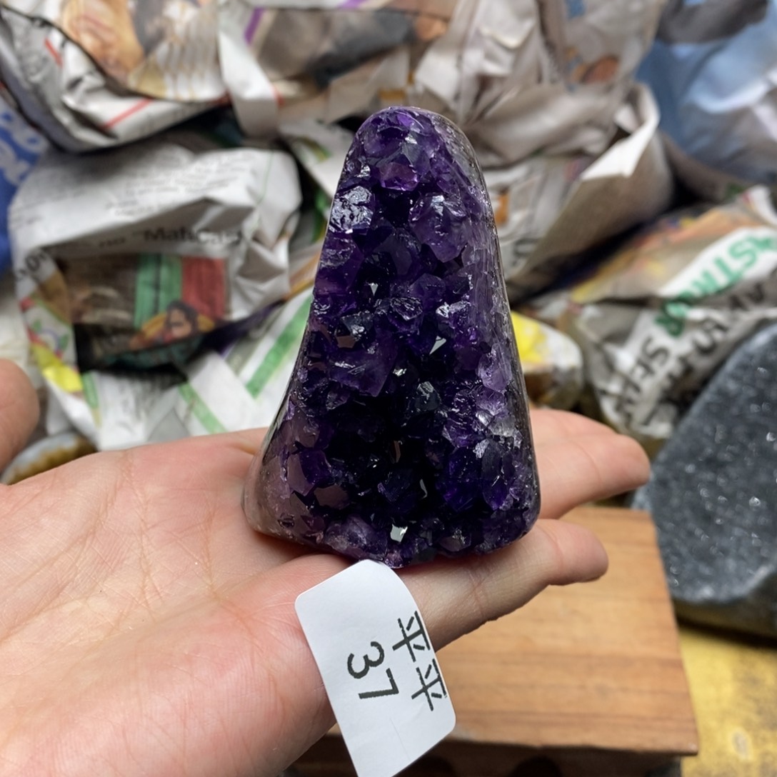 紫晶乌拉圭未镶嵌