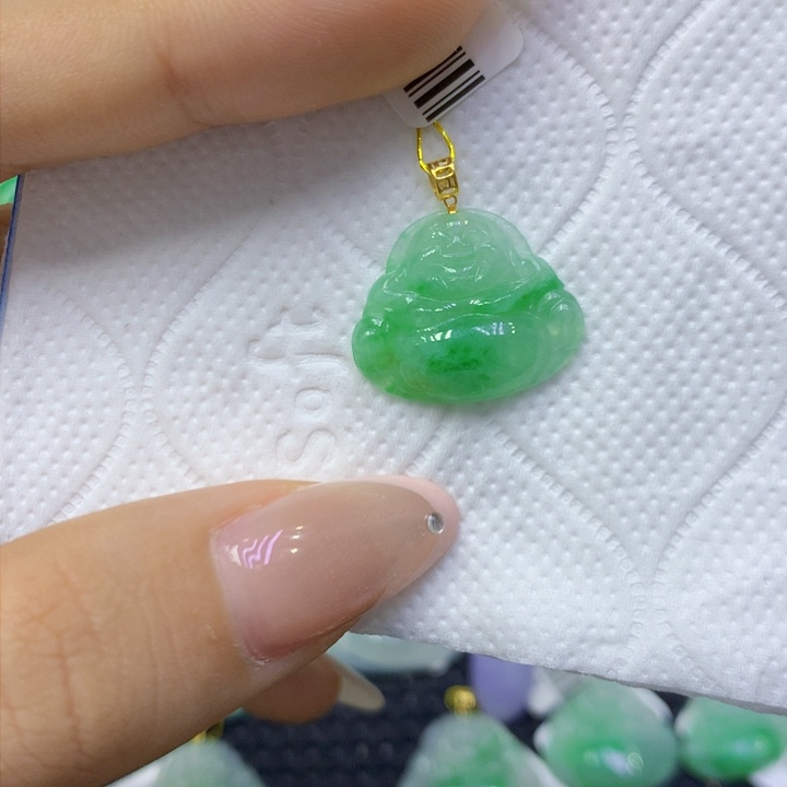 颈饰18K金镶嵌翡翠