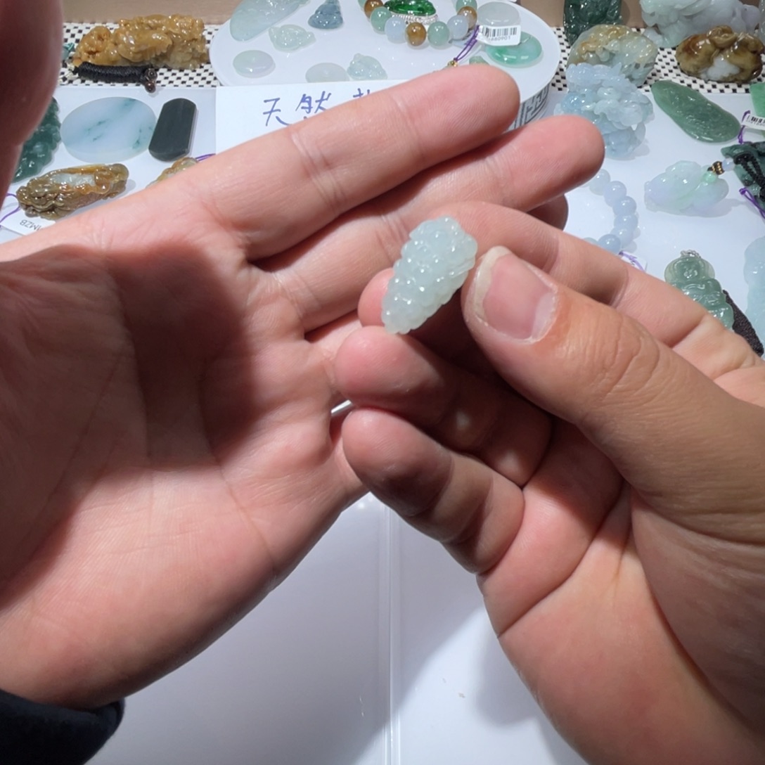 翡翠颈饰未镶嵌天然