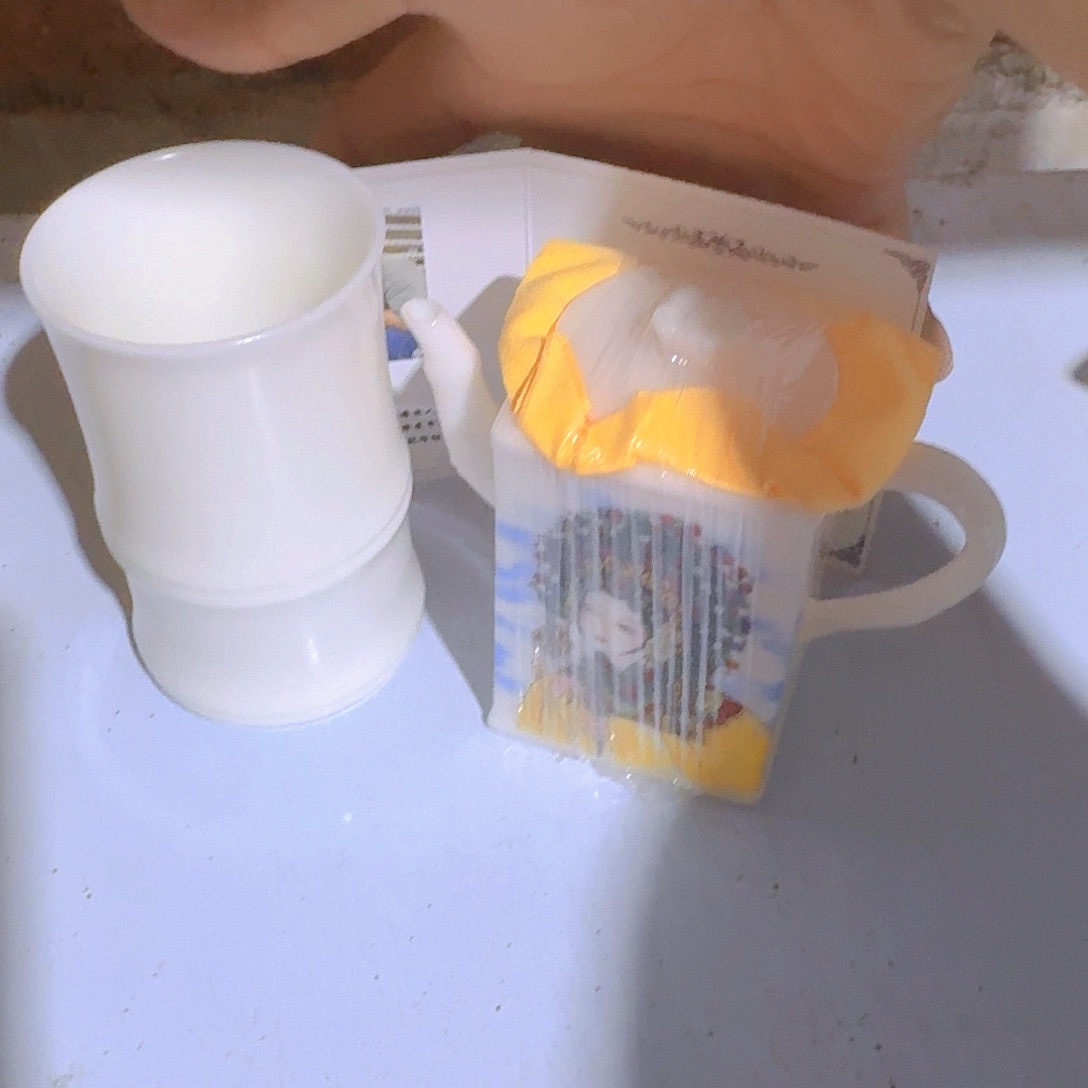 瑕疵茶具，介意勿拍春**雨