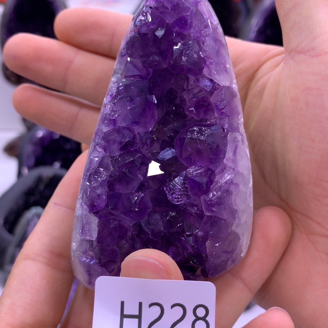 织绣乌拉圭紫水晶摆件228