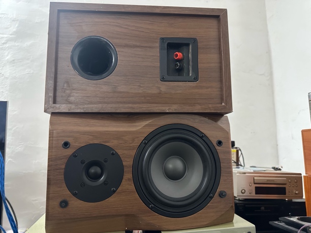 8新  二手6.5寸音箱一对，不包邮