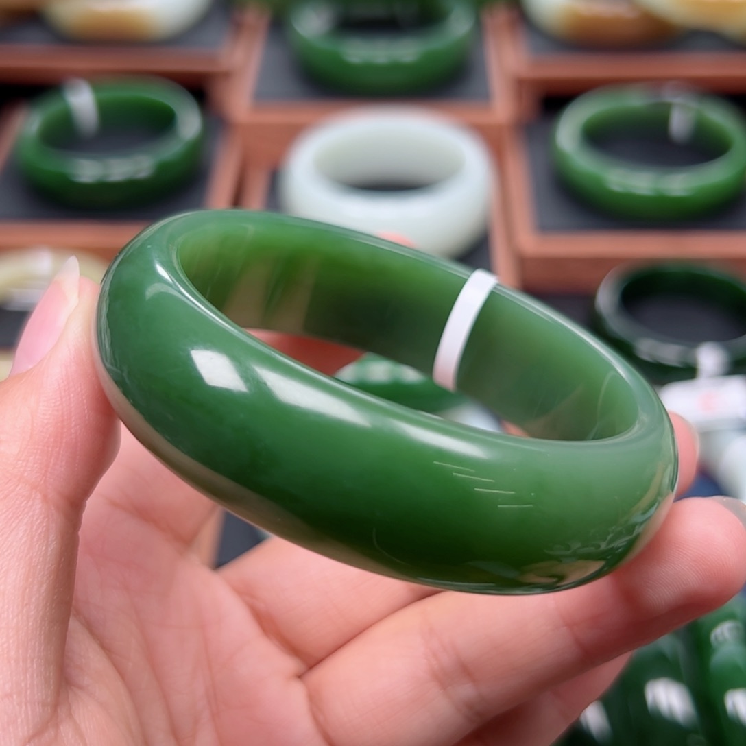 未镶嵌手镯和田玉（碧玉）