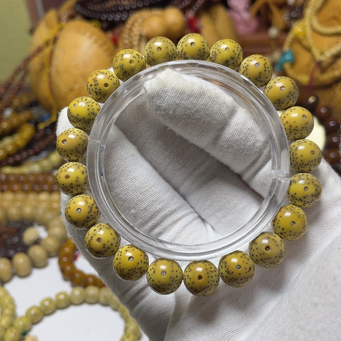 手串星月菩提11圆珠鸡油黄