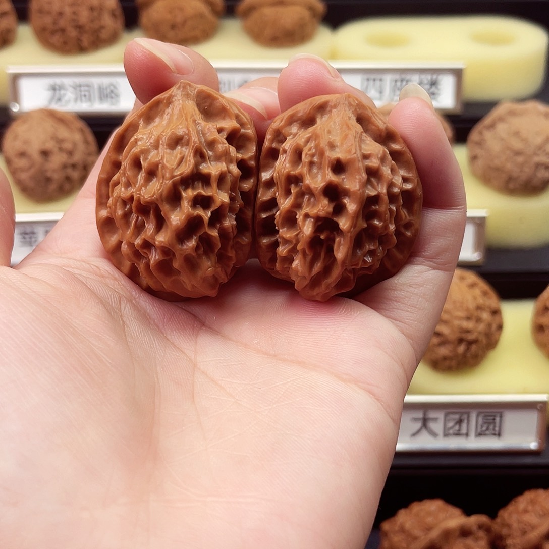 文玩核桃吊坠龙鳞半壁933