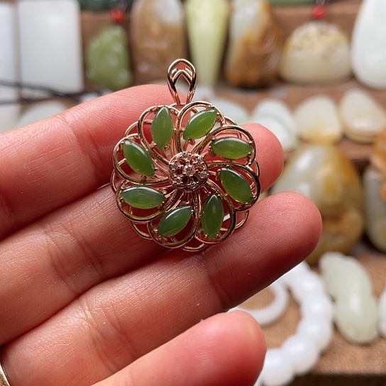 和田玉（碧玉）颈饰未镶嵌