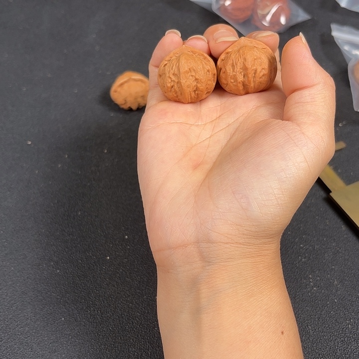 吊坠桃核瓷娃娃手捻