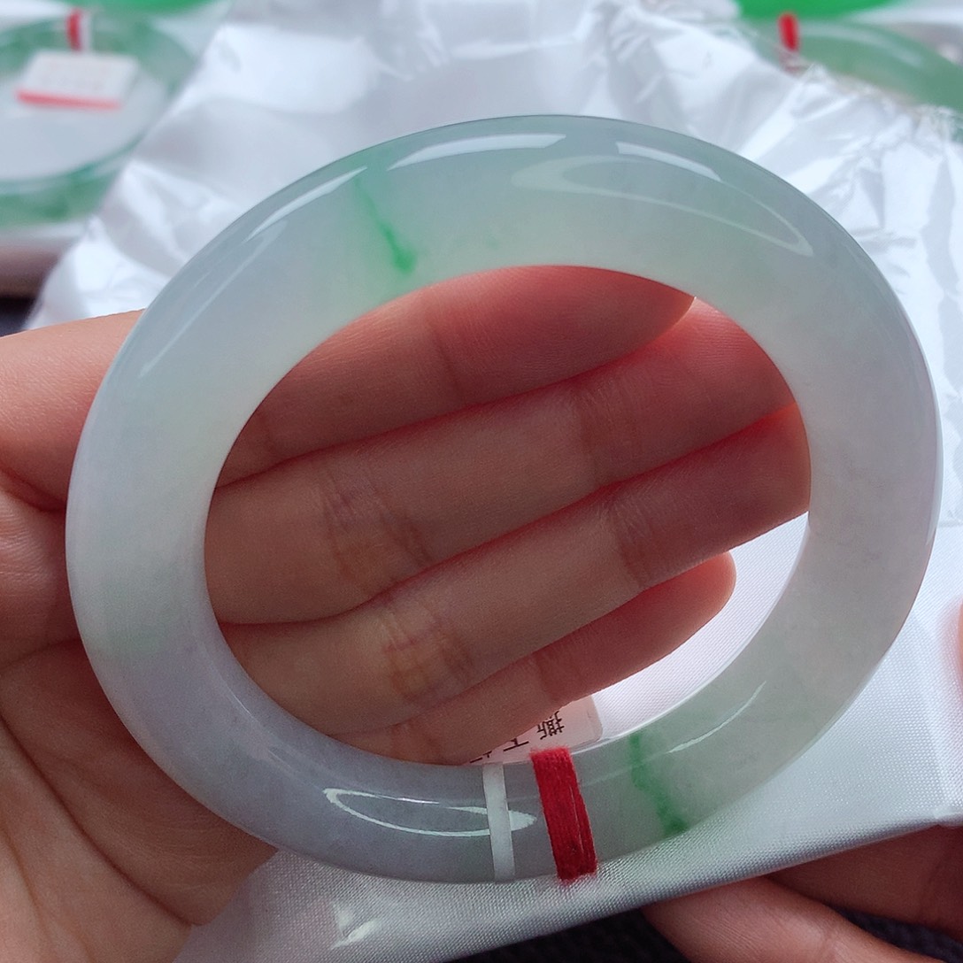 翡翠手镯未镶嵌56.8飘金丝绿