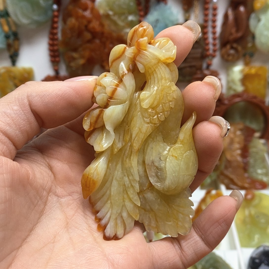 蛇纹石玉颈饰未镶嵌