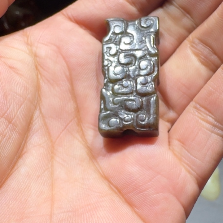 启***航颈饰未镶嵌和田玉（糖玉）