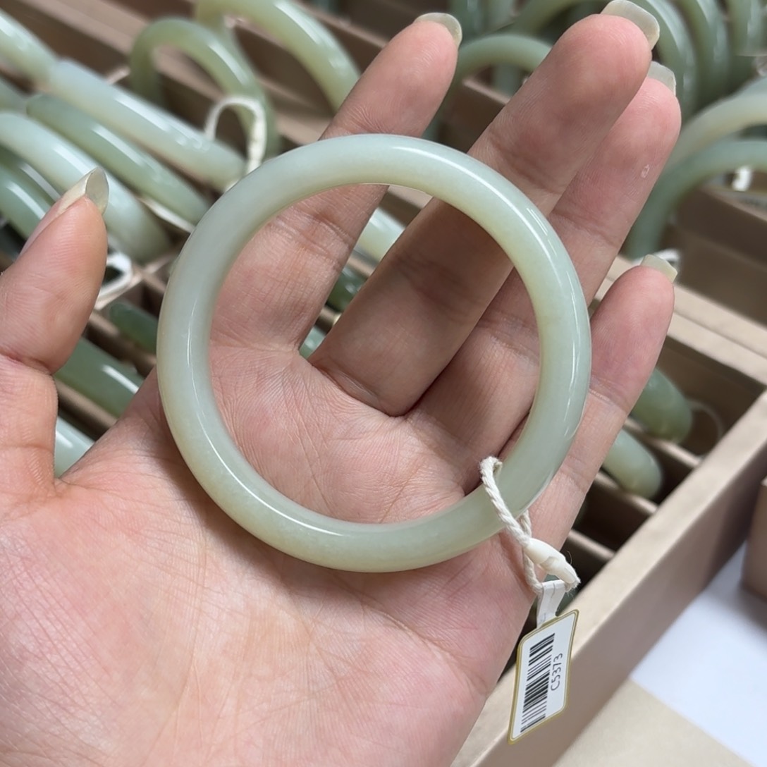 和田玉手镯未镶嵌小**梦