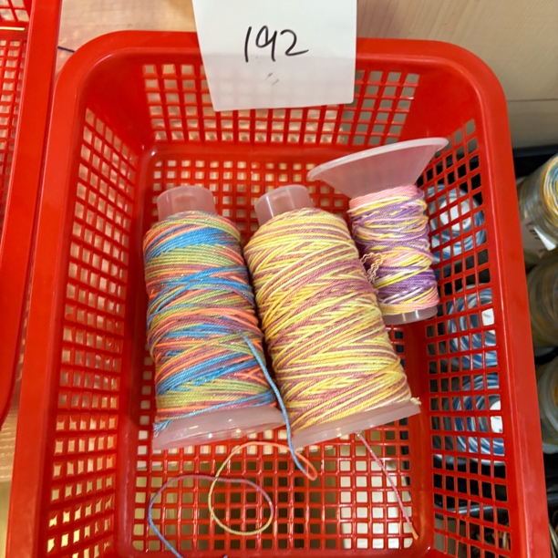 星空段染手搓棉线用于藏式手绳编织耐磨彩色渐变