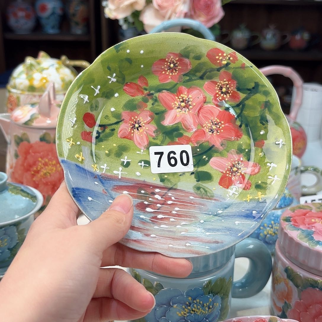 瓷片兔兔好可爱呀打