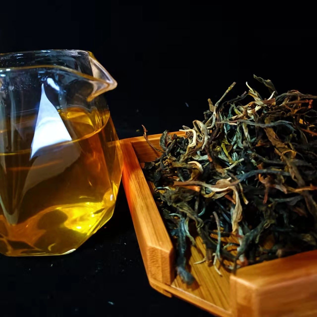 24年荒山挑采280年古树生普散茶 