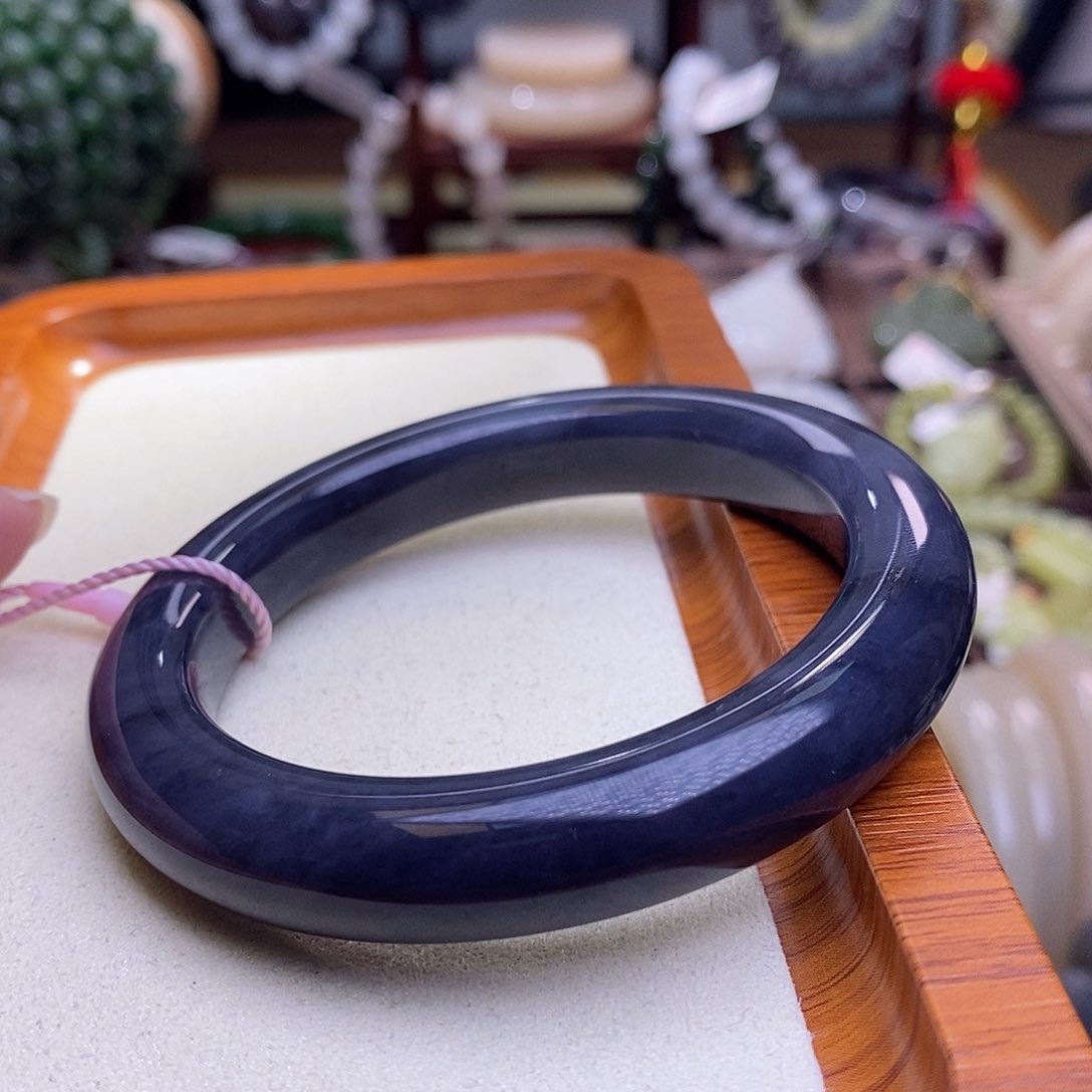 和田玉未镶嵌浓烟紫手镯56.8圈口