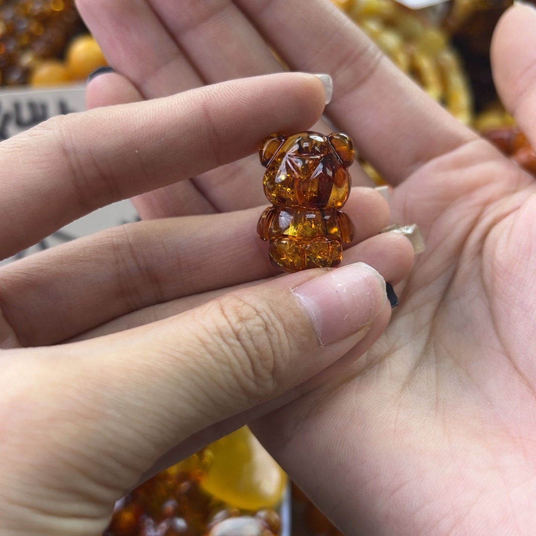 琥珀珠宝奇石未镶嵌