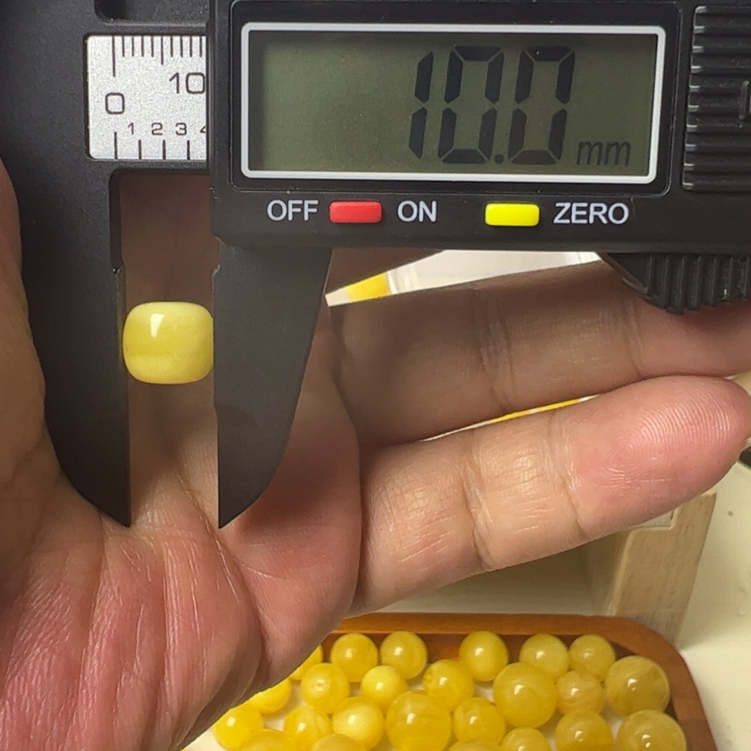 琥珀未镶嵌裸石微瑕单珠003