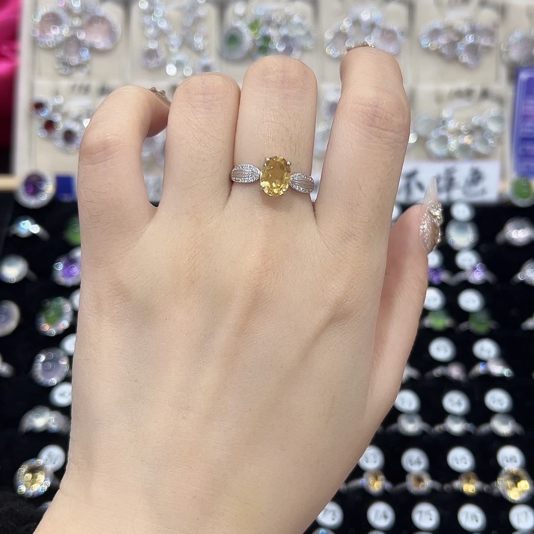 嘉***a银S925镶嵌黄晶戒指