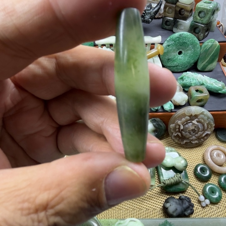 独山玉未镶嵌珠宝半成品