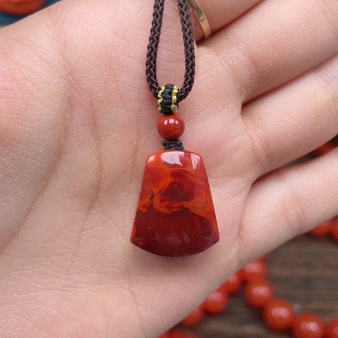 南红玛瑙未镶嵌吊坠(赠链)瓦西牛血火焰无事牌