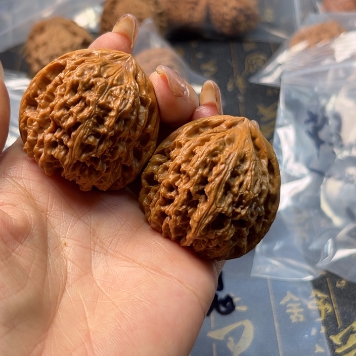 吊坠文玩核桃落****伤40南疆