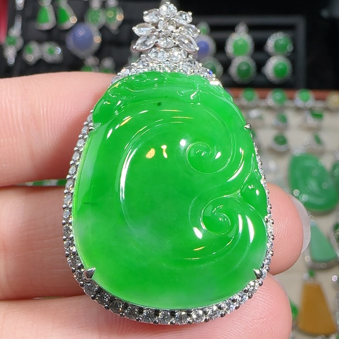 翡翠吊坠(不含链)18K金镶嵌