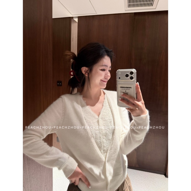 PEACHZHOU 羊毛混纺蕾丝拼接合身V领系扣假两件毛衣开衫