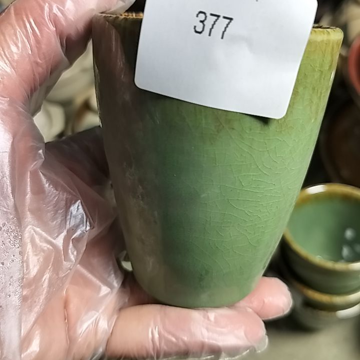 盘与**袍瓷片陶瓷杯盘壶碗都有