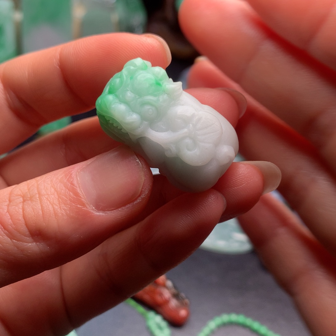 未镶嵌定制翡翠翡翠