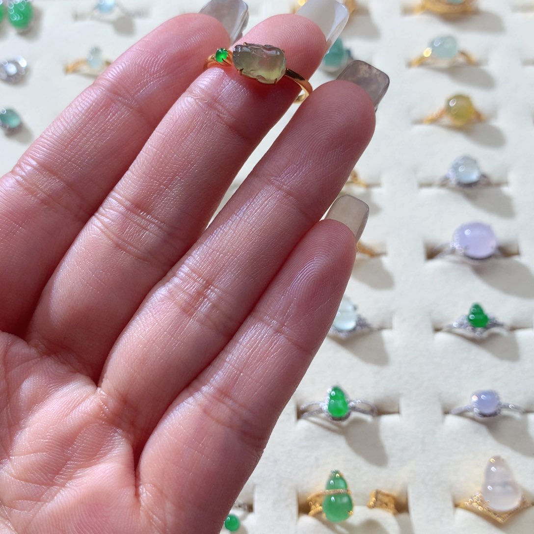 翡翠颈饰18K金镶嵌满****陈翡翠